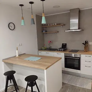 And Modern Emili Apartman