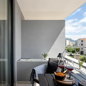 Elena Ekolu Apartman
